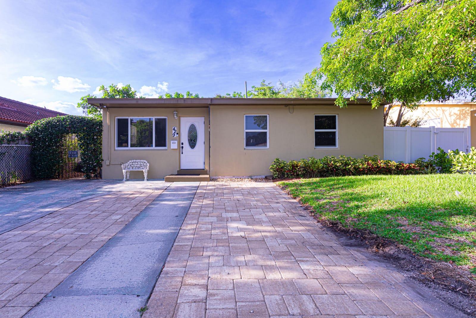 429 SUMMA Street — photo 1