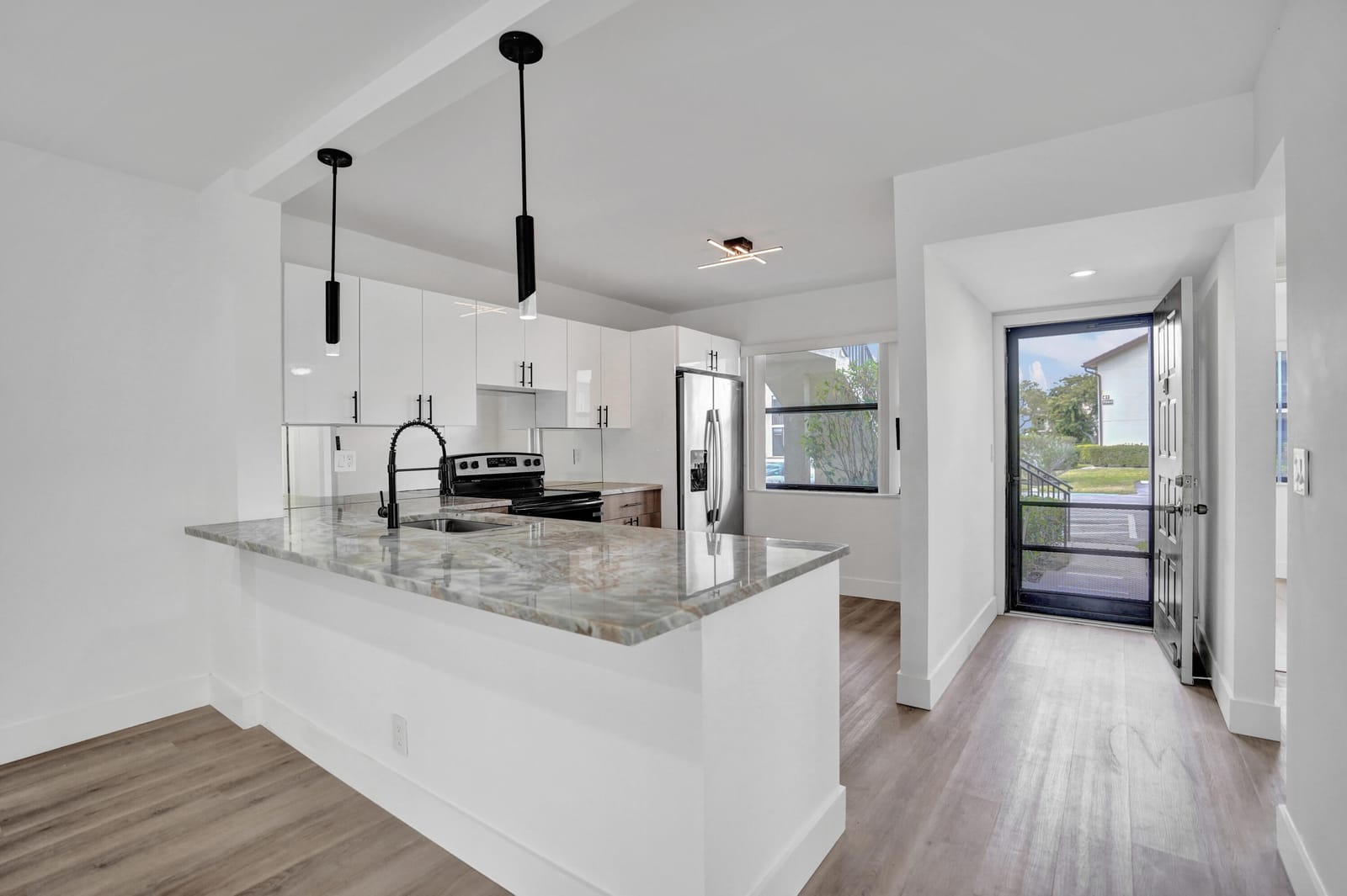 7674 Tahiti Lane 101 — photo 3