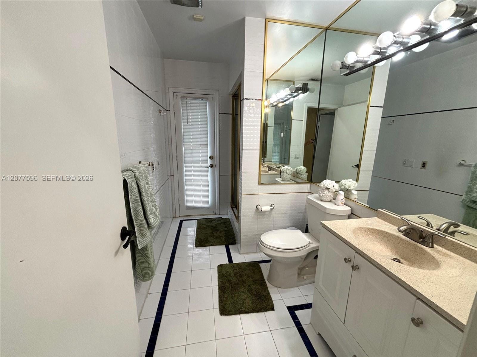 14629 Glencairn Road, Miami Lakes, FL 33016 photo 11