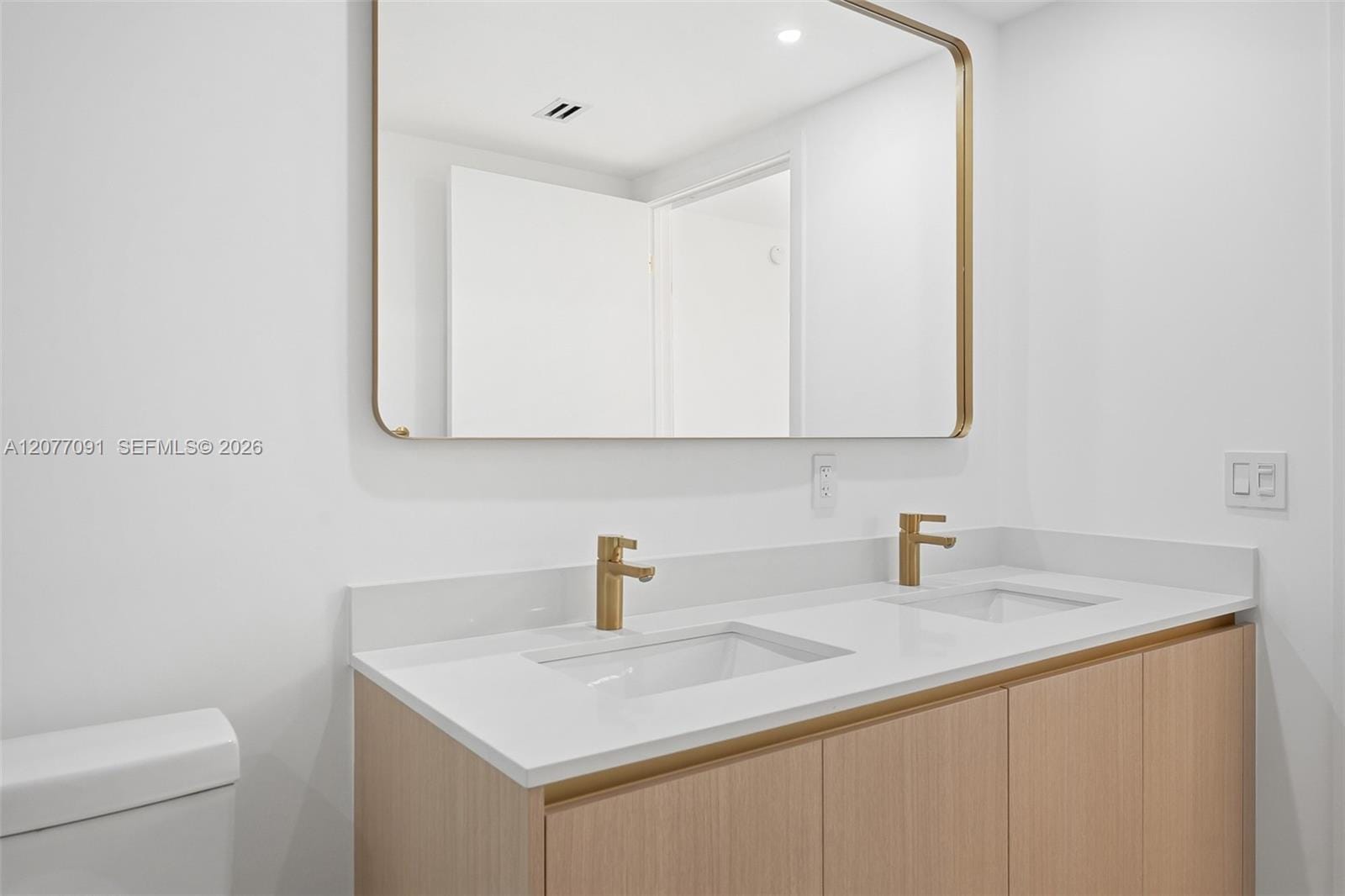 90 NE 32nd 411, Miami, FL 33137 photo 13