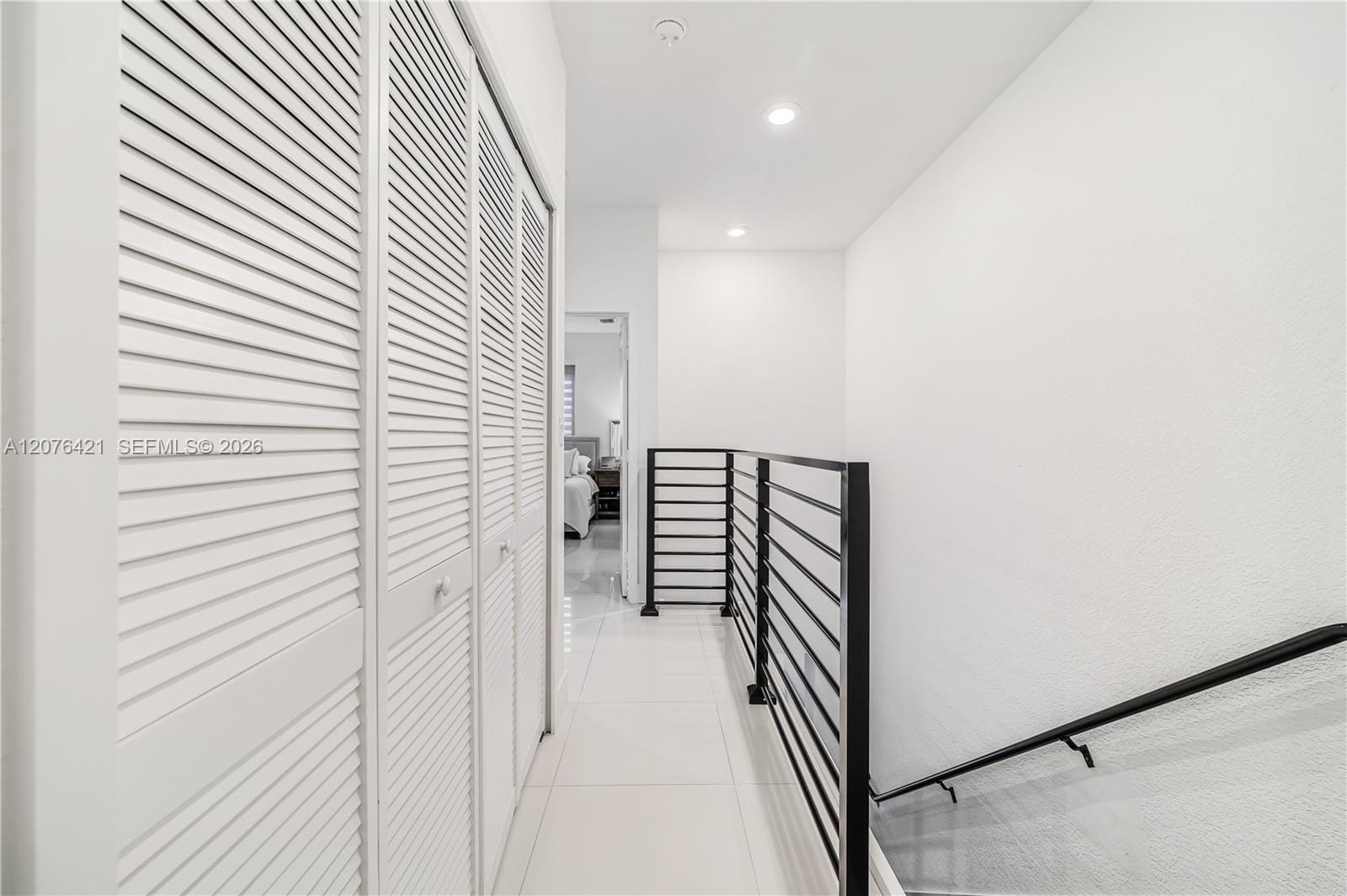 519 SW 91st Place — photo 6
