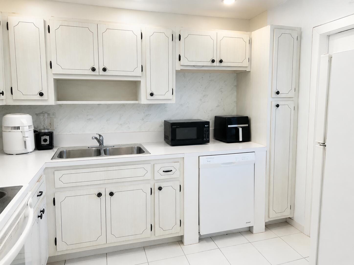 2200 Park Lane 107 — photo 1