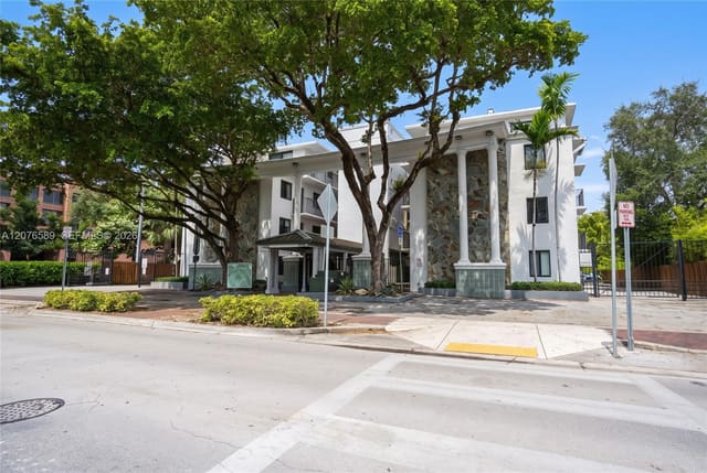 3240 Mary Street S308, Courtyards Of The Grove C, Miami, FL