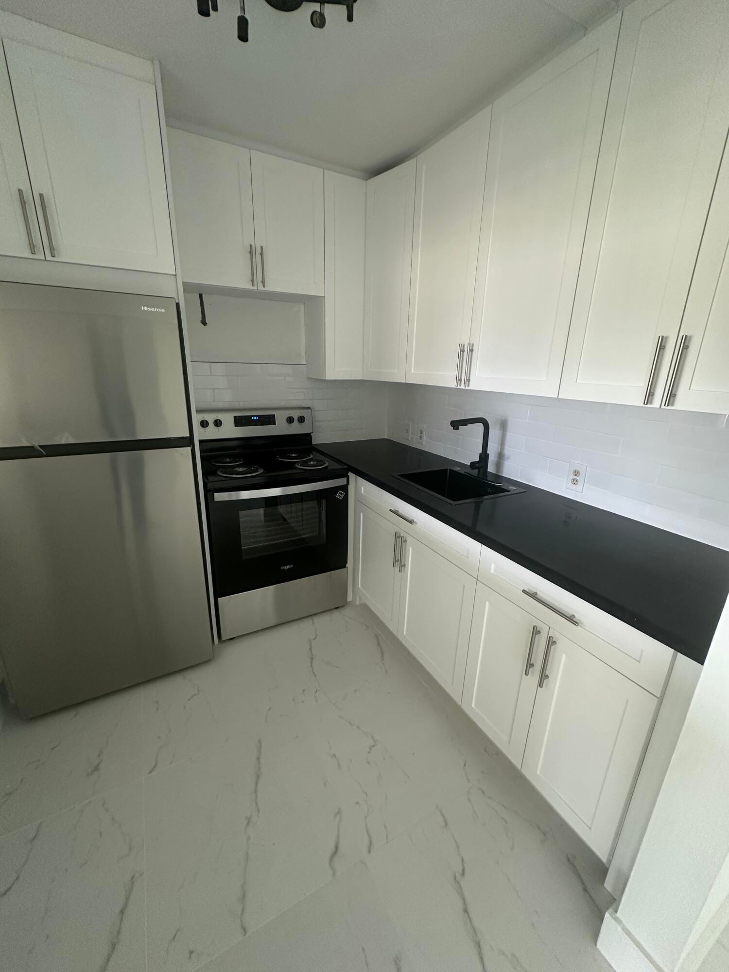 205 MANSFIELD Way E — photo 3