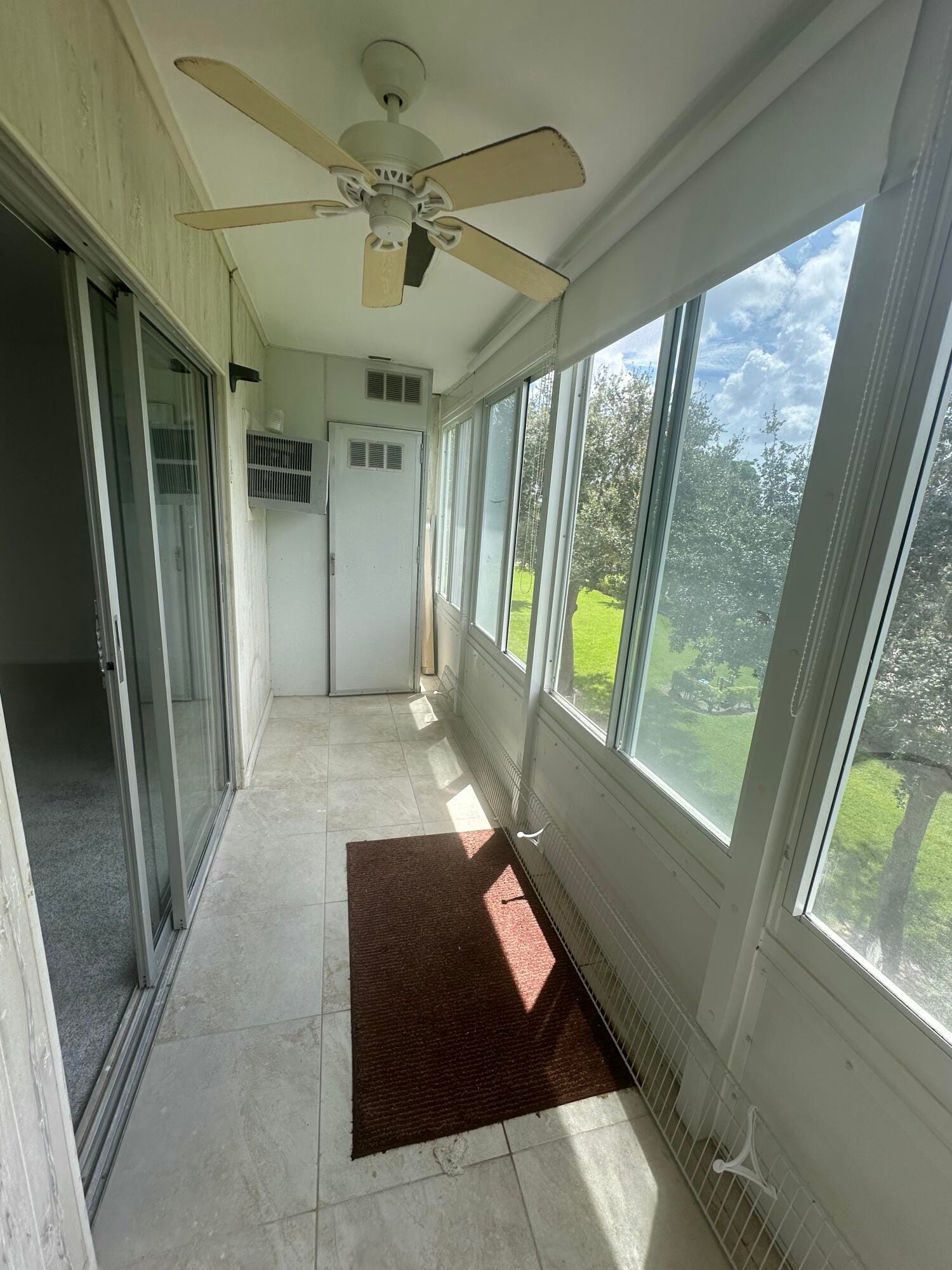 205 MANSFIELD Way E — photo 9