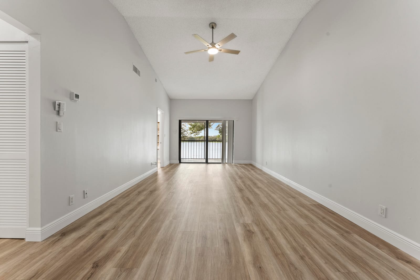2900 Olivewood Terrace 201 — photo 7