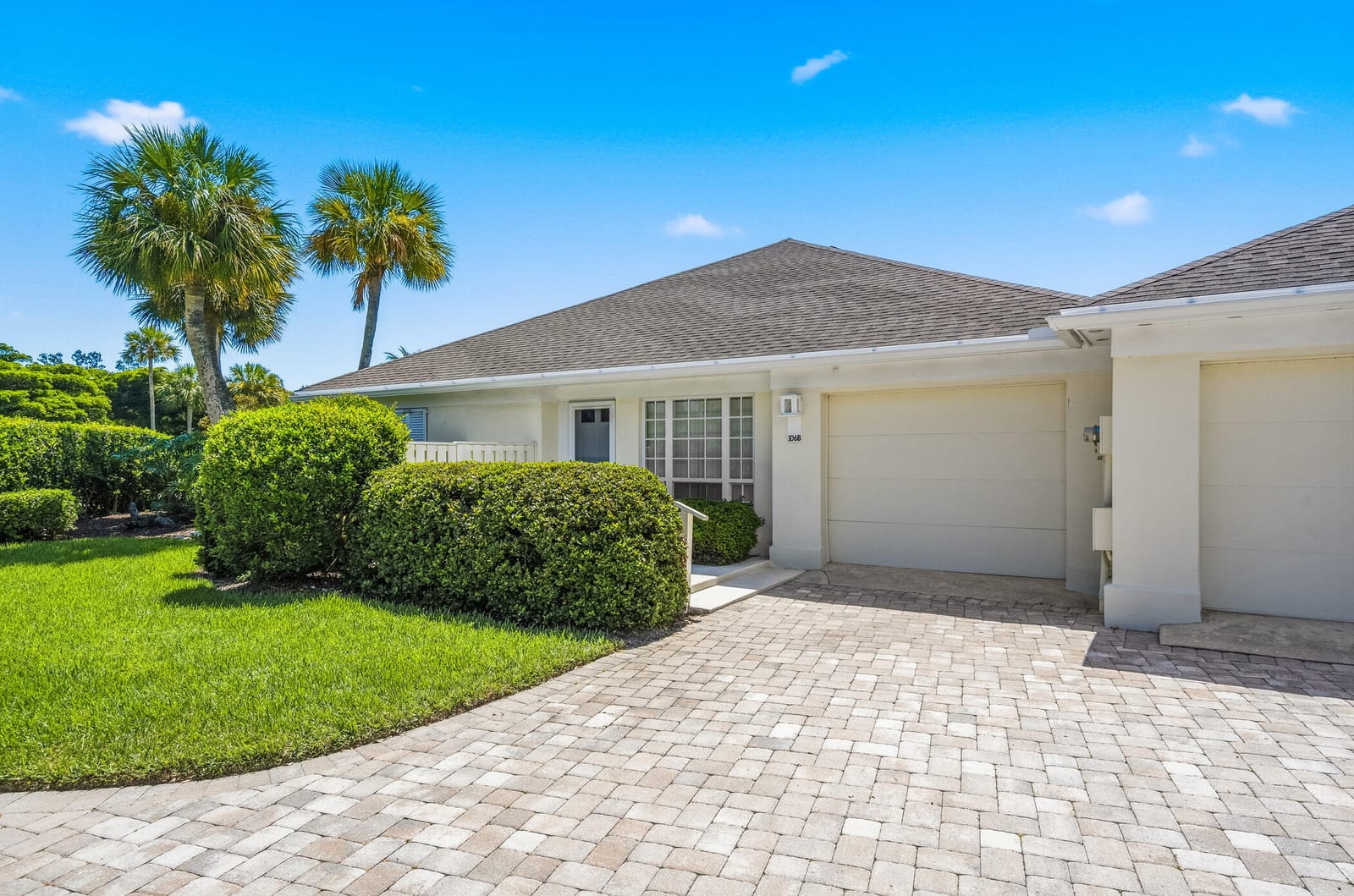 300 HARBOUR Drive 106B, Vero Beach, FL 32963