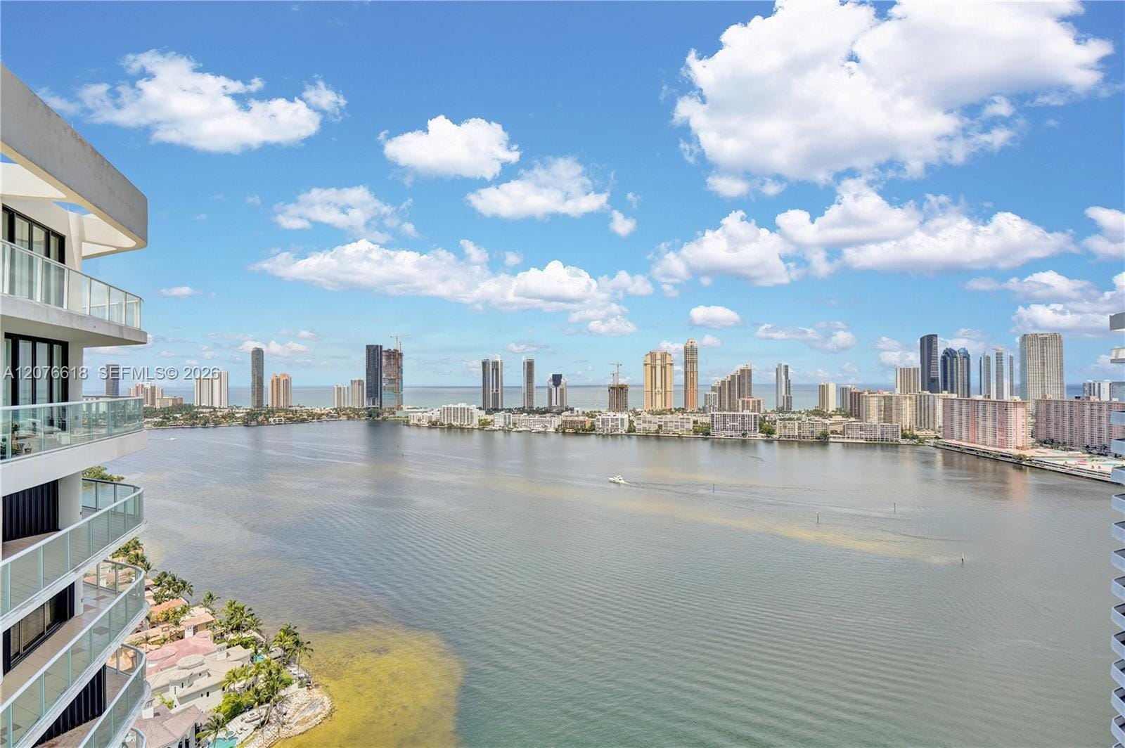 4000 Island Boulevard PH2 — photo 2