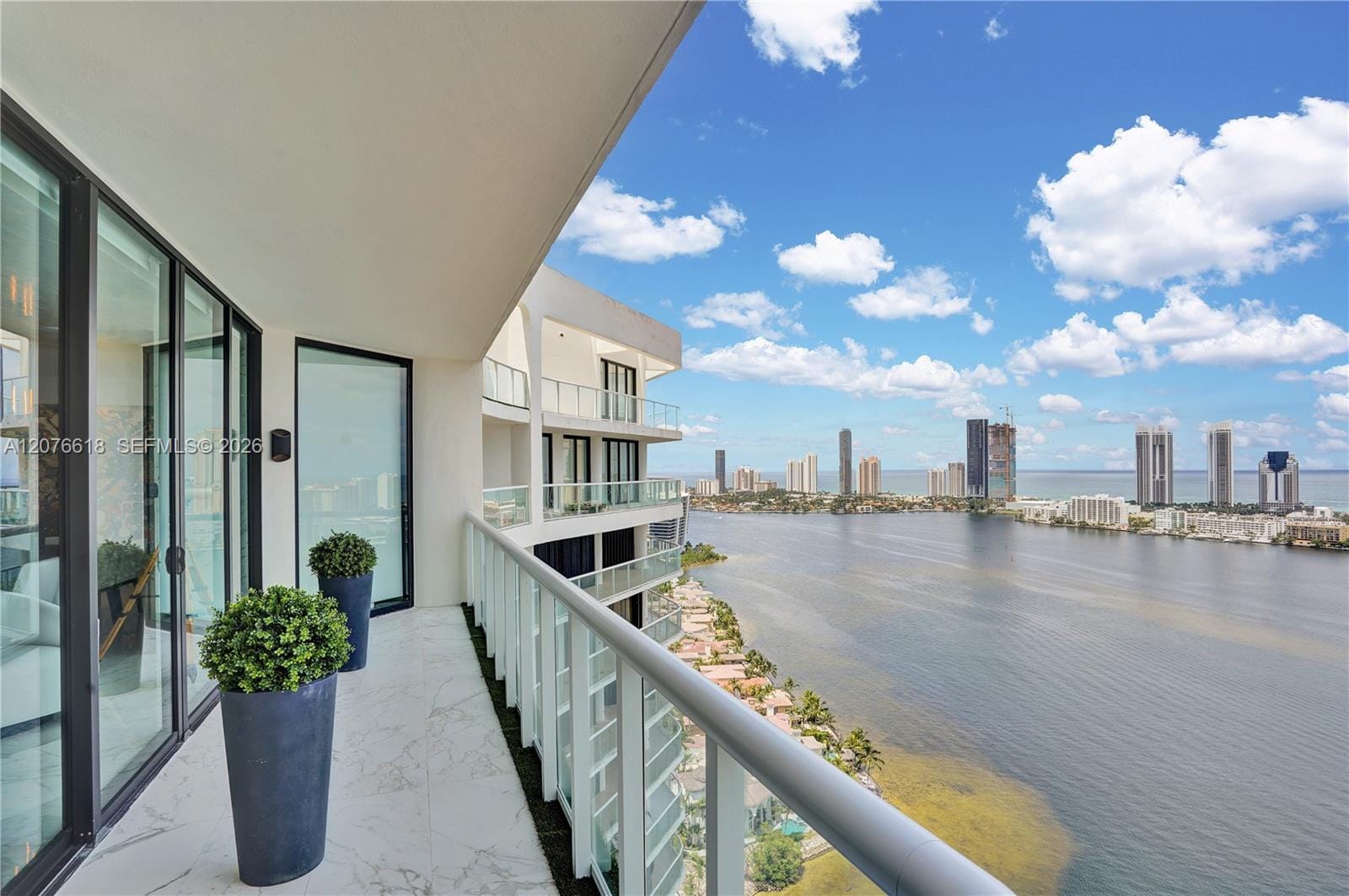 4000 Island Boulevard PH2, Aventura, FL 33160 photo 23