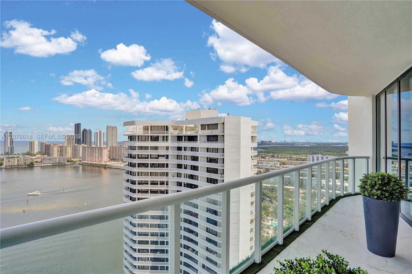 4000 Island Boulevard PH2, Aventura, FL 33160 photo 24