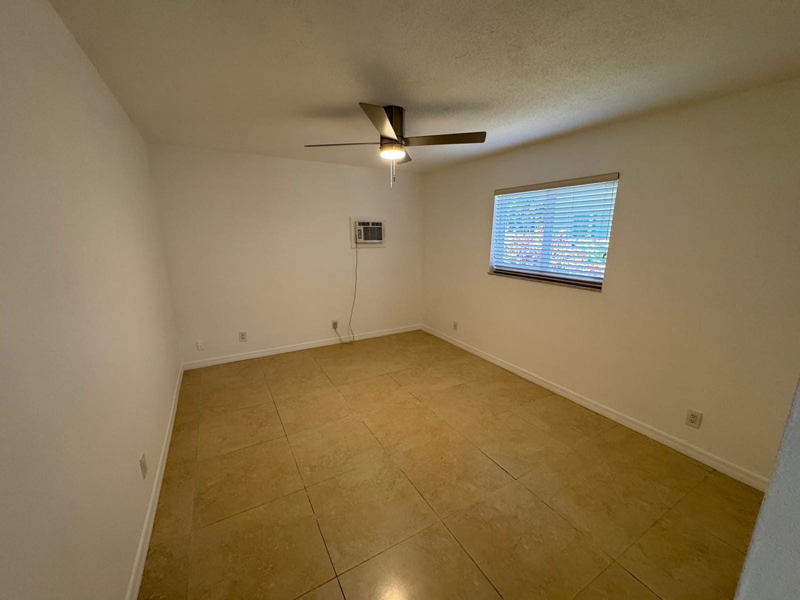 4717 NW 49TH Place, Tamarac, FL 33319 photo 12