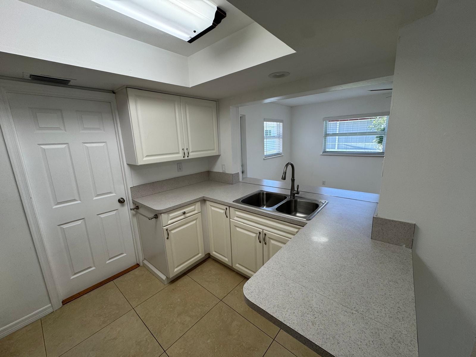 4717 NW 49TH Place, Tamarac, FL 33319 photo 7