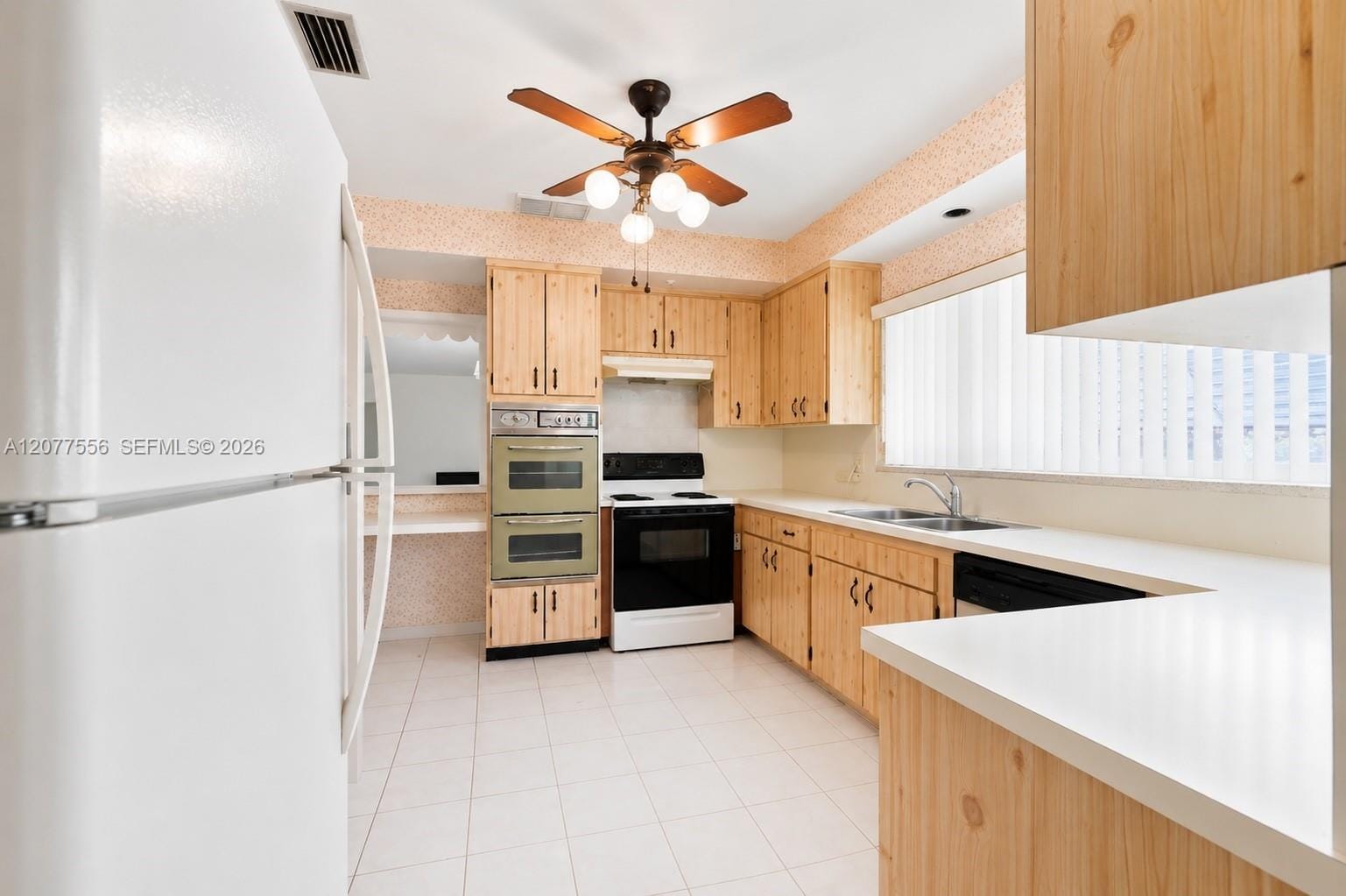 425 S 15th Avenue, Hollywood, FL 33020 photo 13