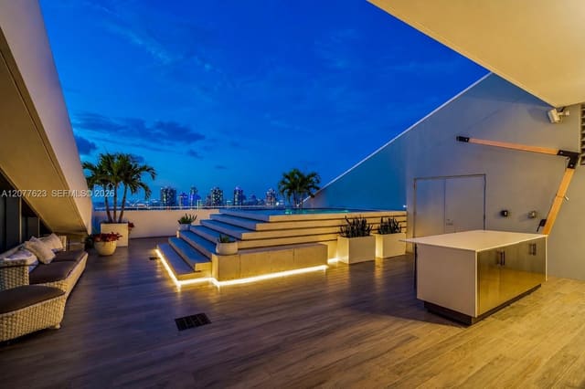 88 SW 7th Street 4203, Miami, FL 33130