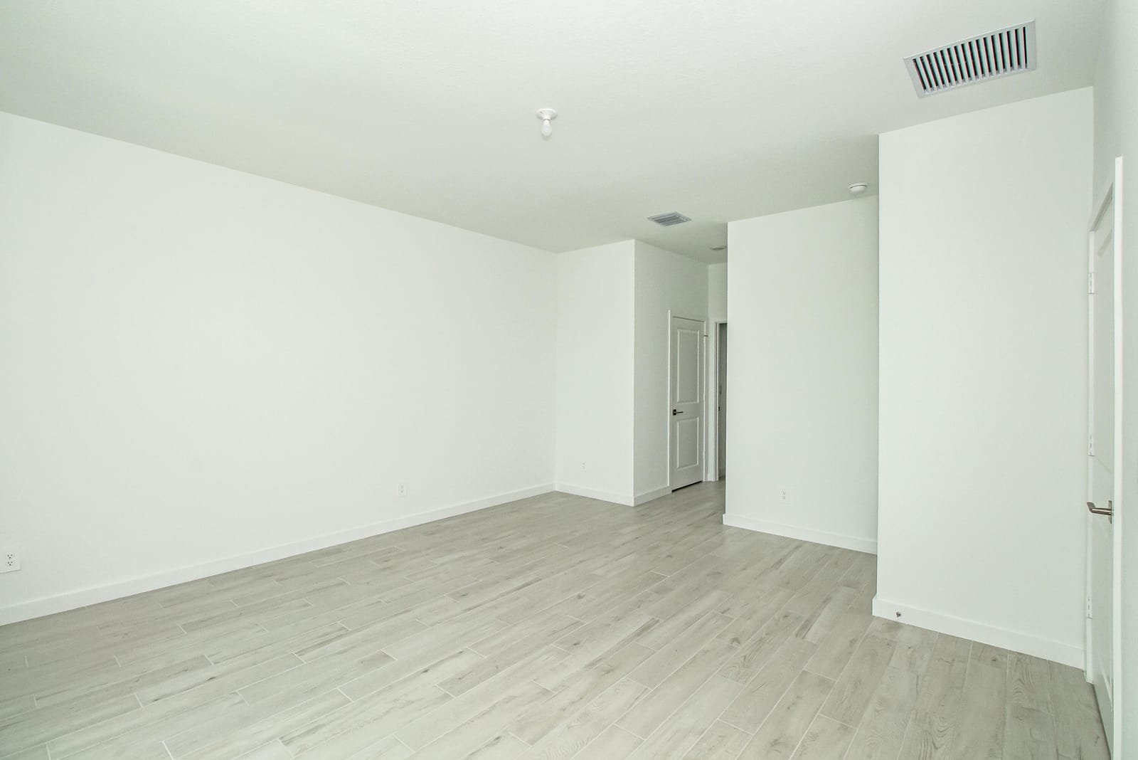 5929 SE Sky Blue Circle E — photo 11