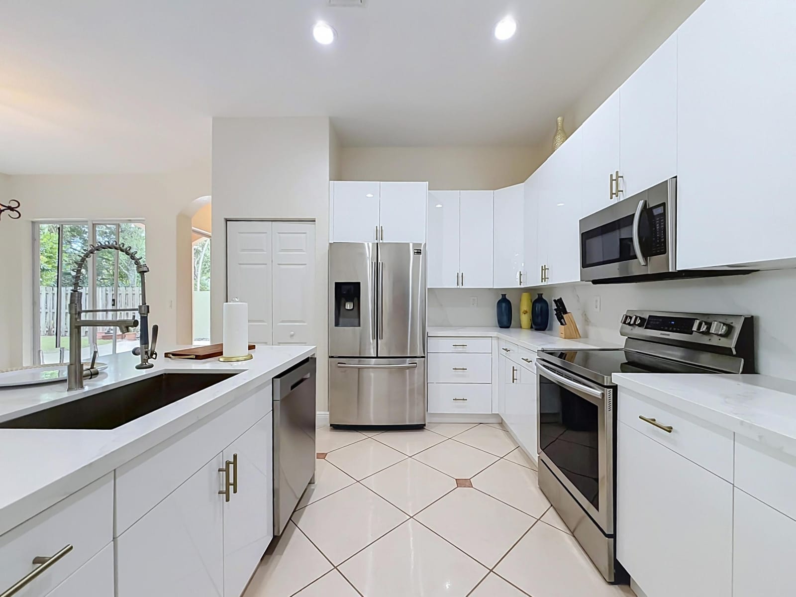 6657 LURAIS Drive — photo 5