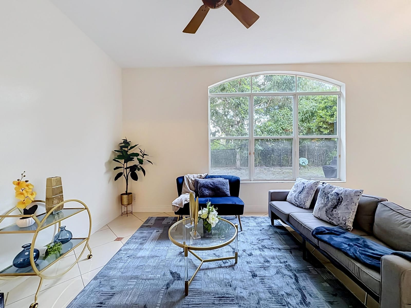 6657 LURAIS Drive — photo 8