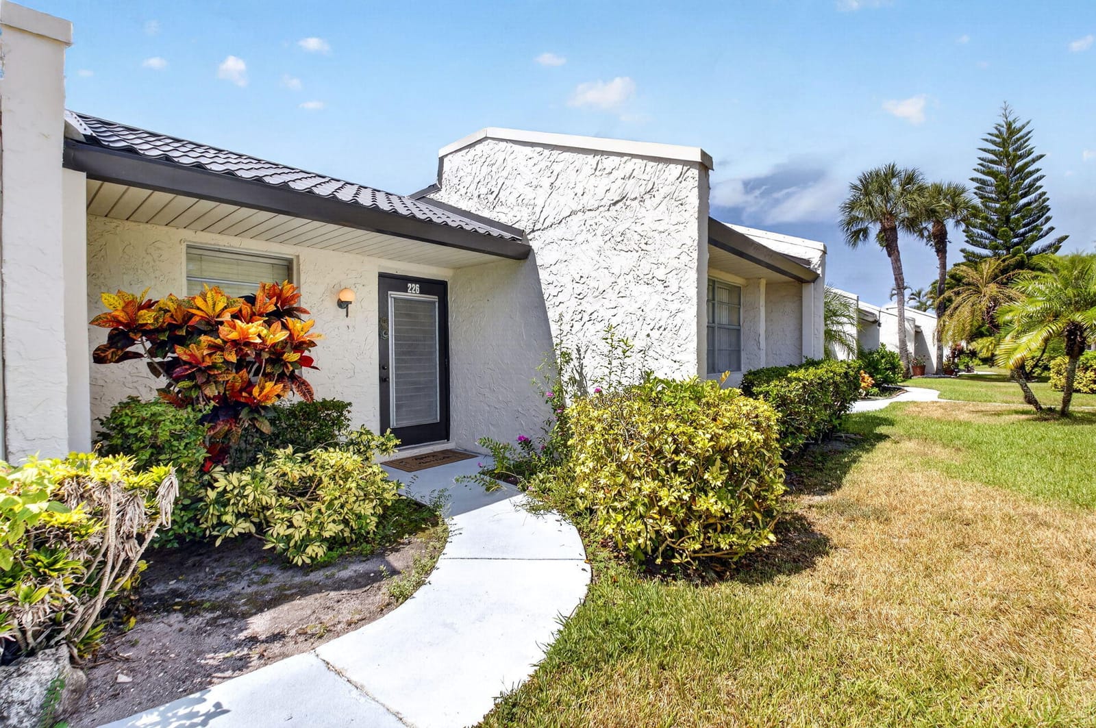226 LAKE CONSTANCE Drive 226, West Palm Beach, FL 33411 photo 1
