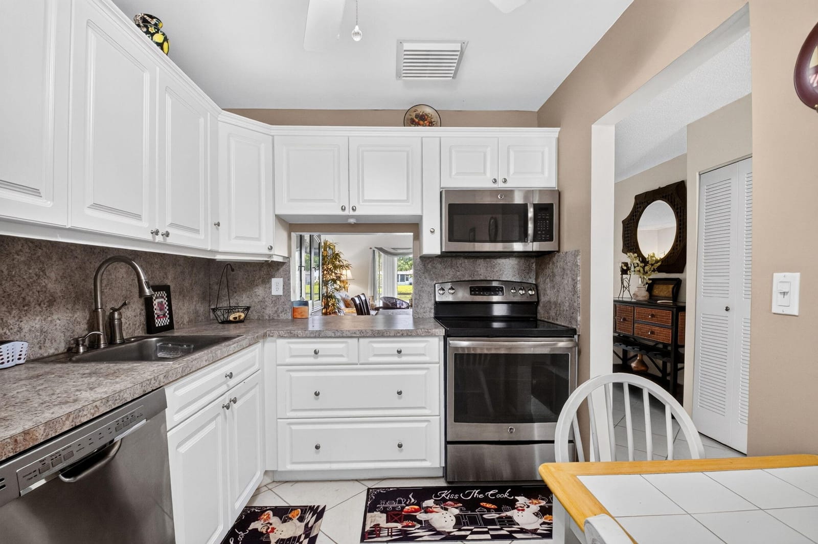 226 LAKE CONSTANCE Drive 226, West Palm Beach, FL 33411 photo 6