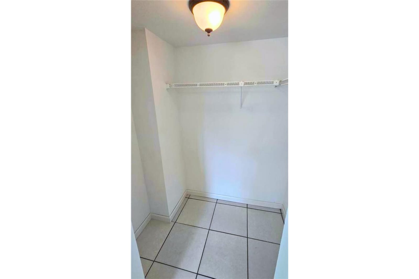 7801 Colony Circle S 106 — photo 10