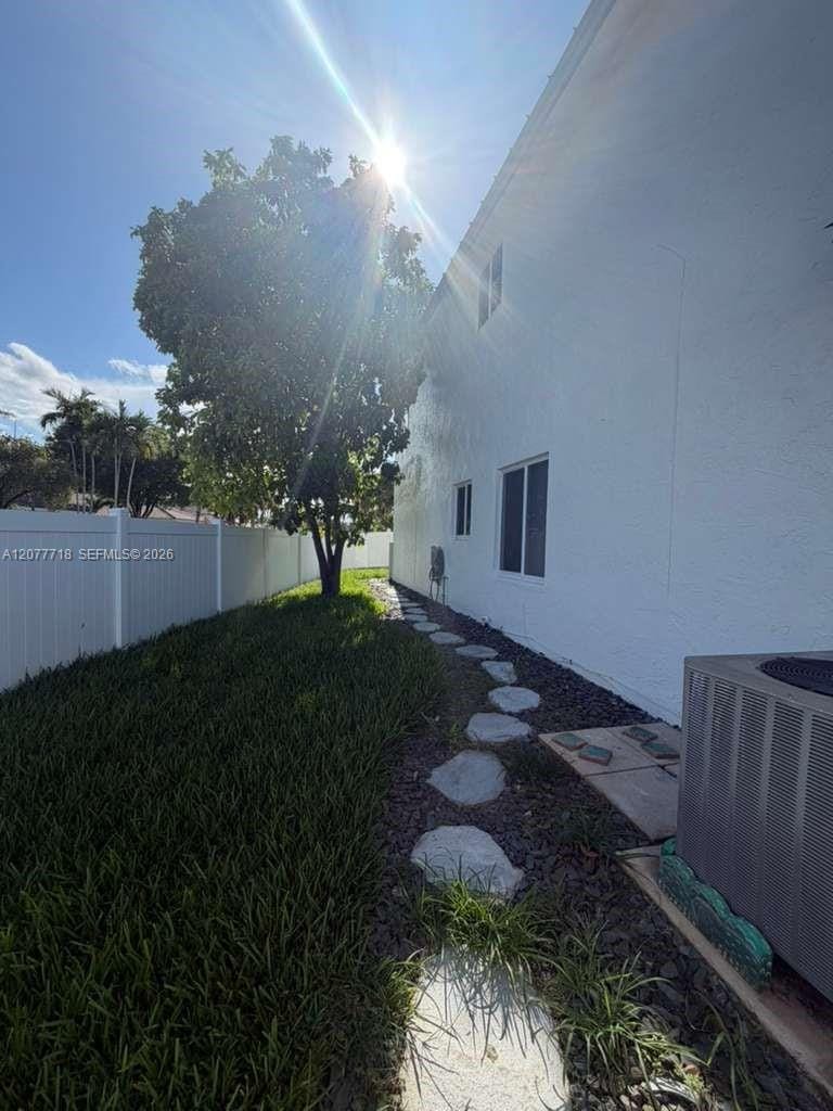1920 NW 182nd Terrace — photo 2