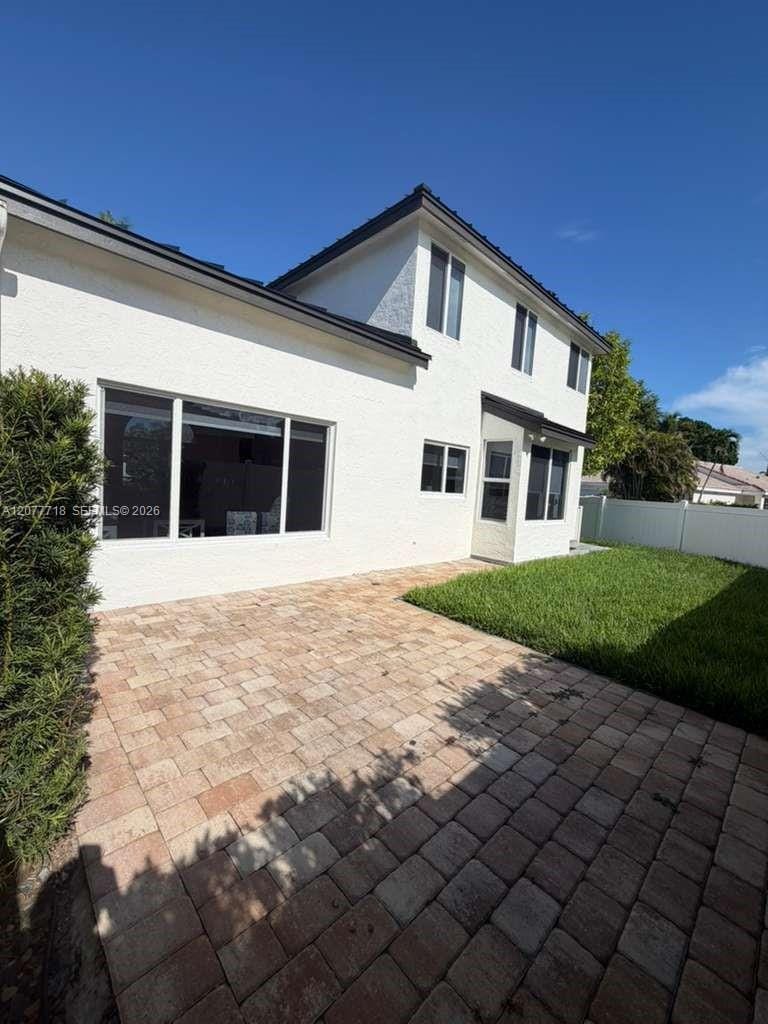 1920 NW 182nd Terrace — photo 3