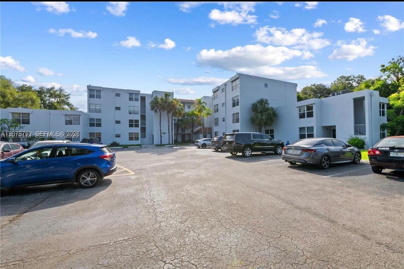 9400 Live Oak Place 205, Davie, FL 33324