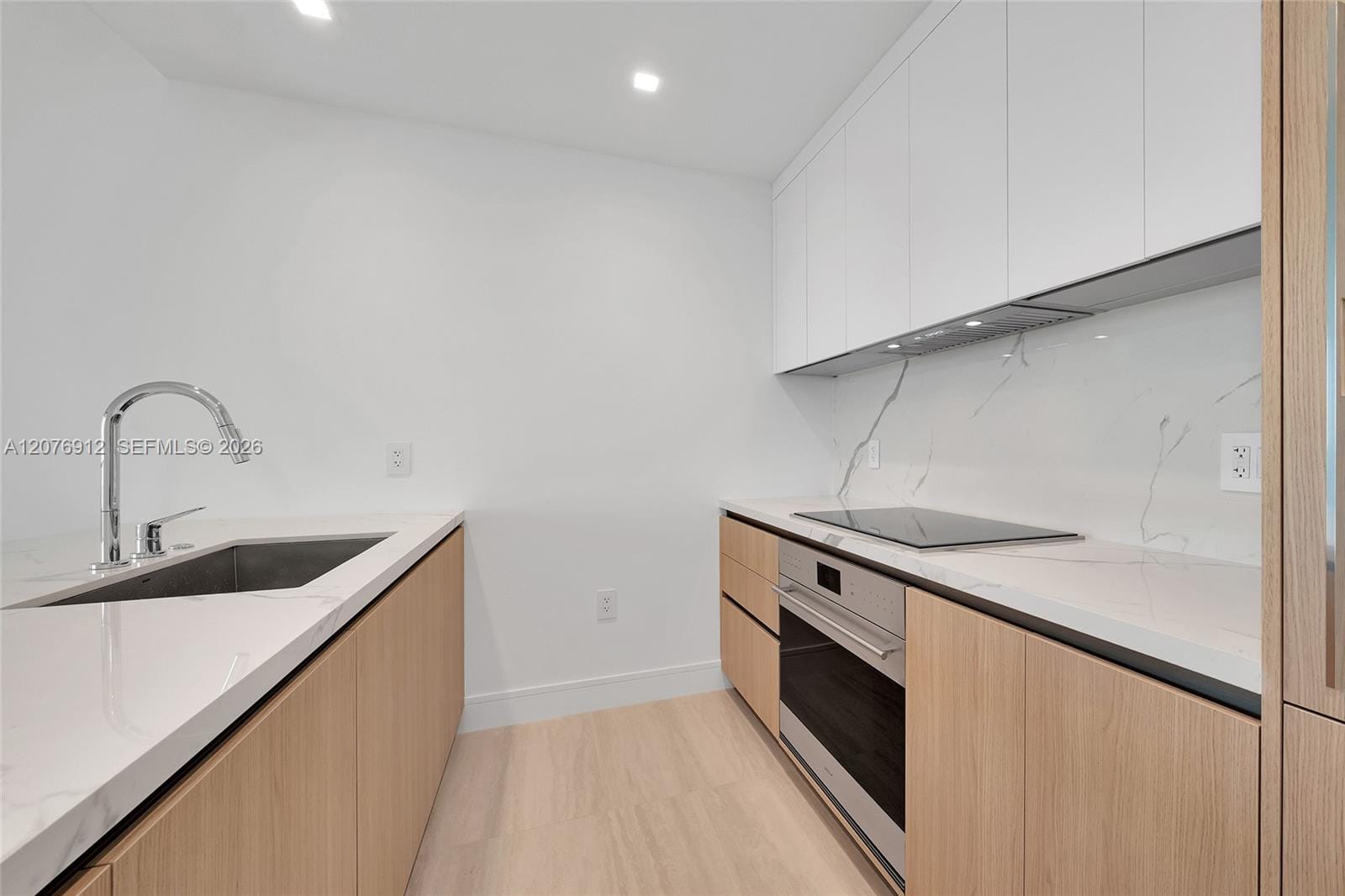 2411 Laguna Circle 2402 — photo 4