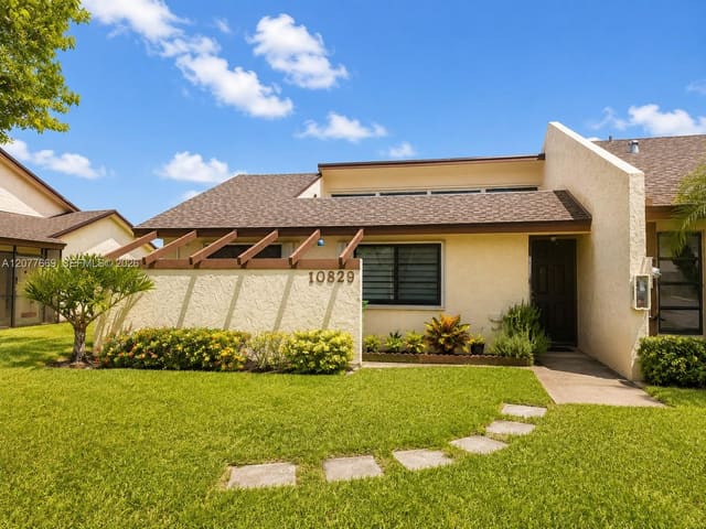 10829 NW 30th Place 221, Sunrise, FL 33322