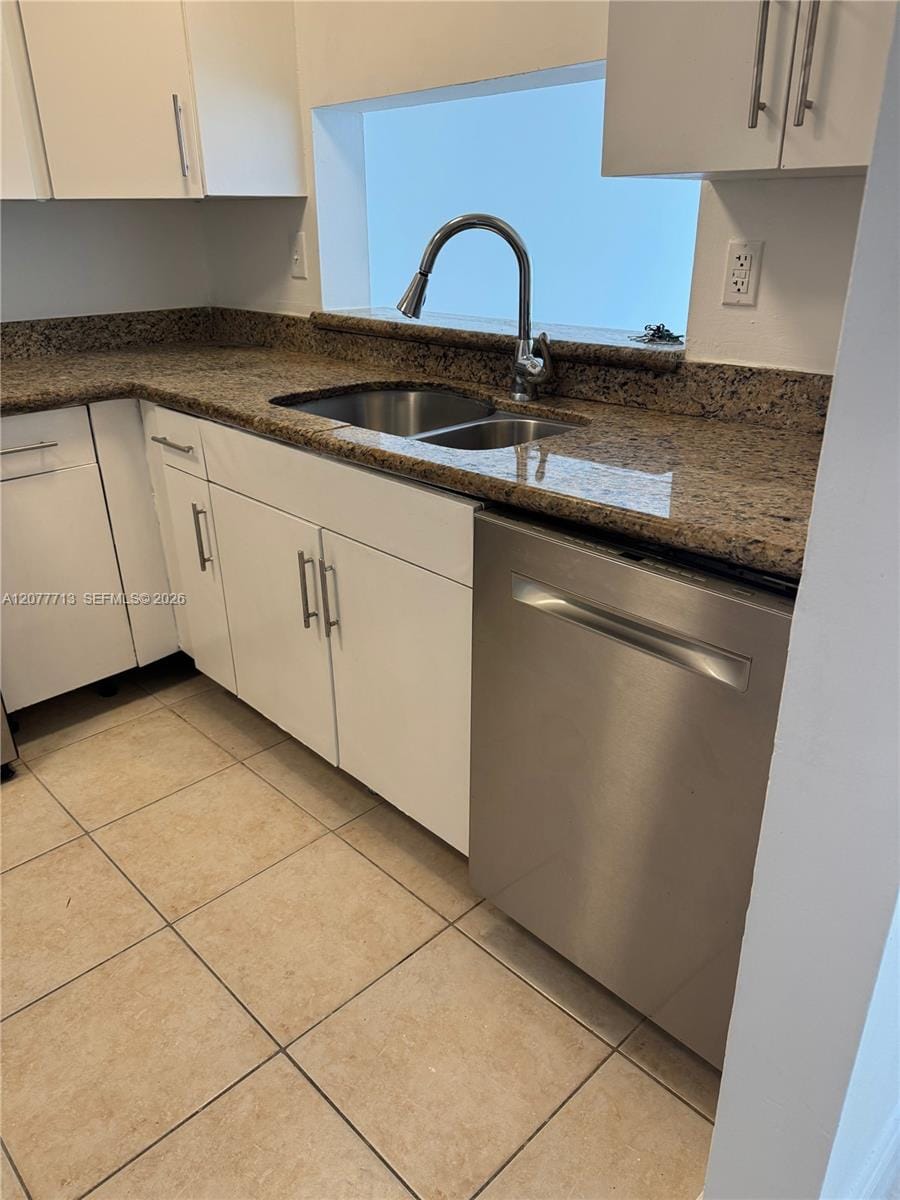488 NW 165th St Road B-412, Miami, FL 33169 photo 4