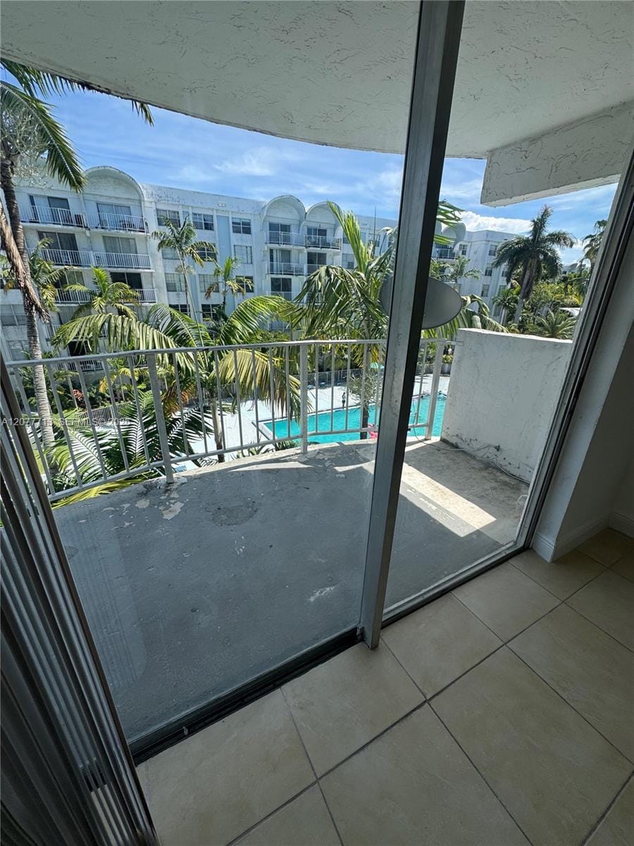 488 NW 165th St Road B-412, Miami, FL 33169 photo 9