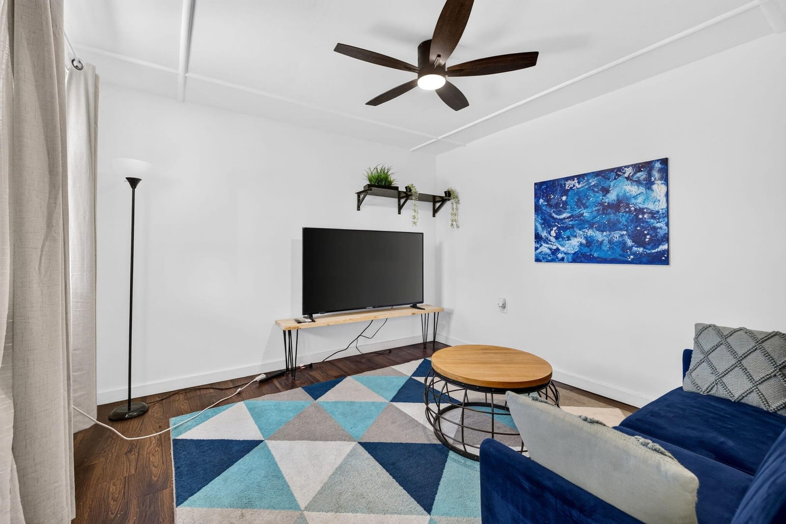 2702 NE 9TH Avenue 1/2 — photo 2