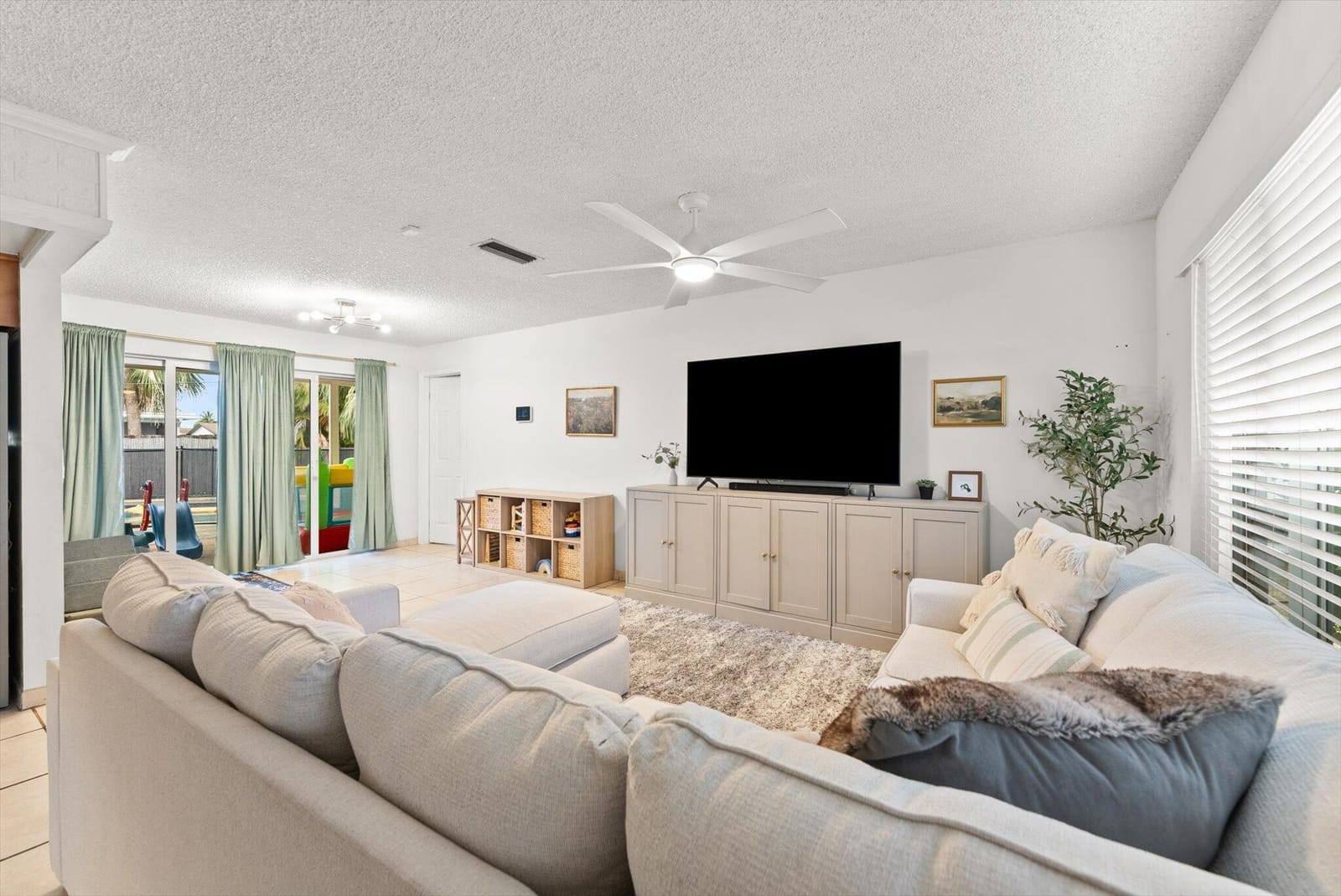 10661 NW 27TH Court, Sunrise, FL 33322 photo 13