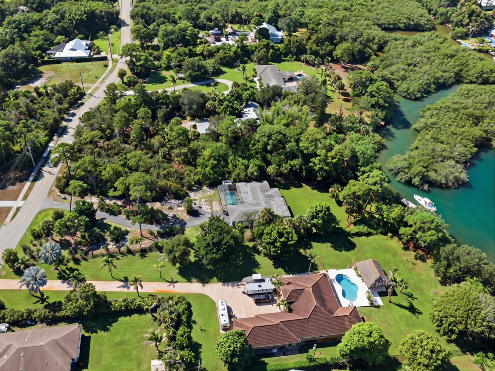 4916 SE MANATEE COVE Road, Stuart, FL 34997 photo 2