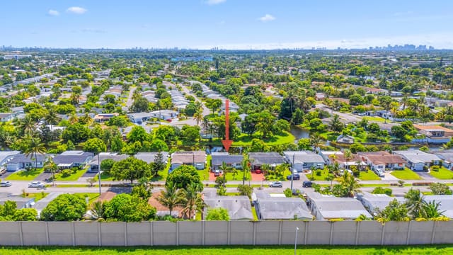 4200 NW 52ND Avenue, Lauderdale Lakes, FL 33319
