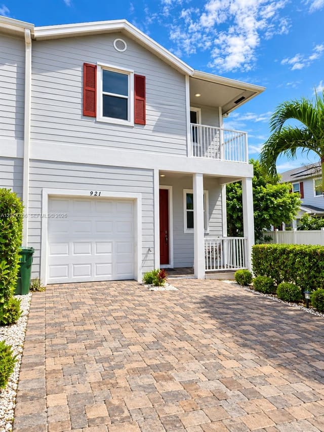 921 SE 18th Street, Homestead, FL 33034