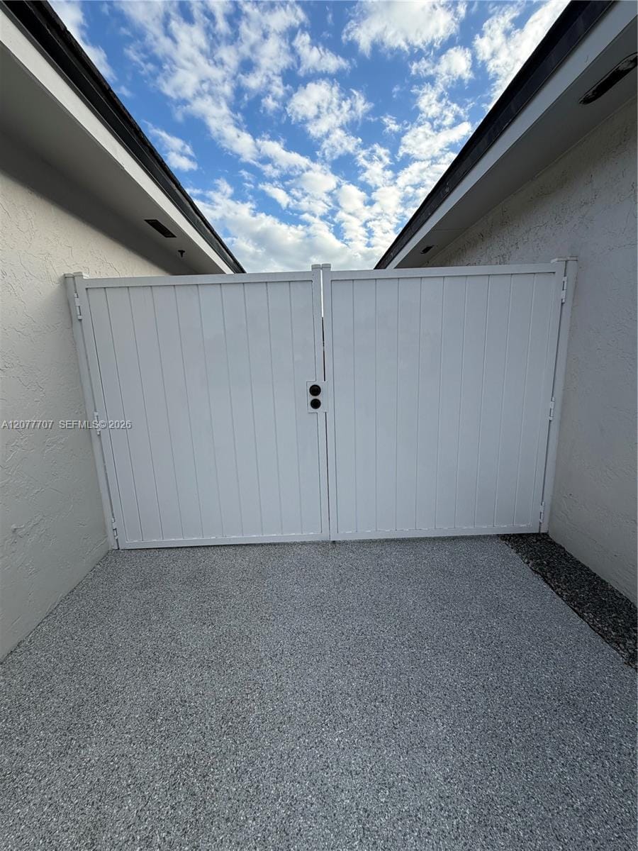 2658 W 74th Terrace, Hialeah, FL 33016