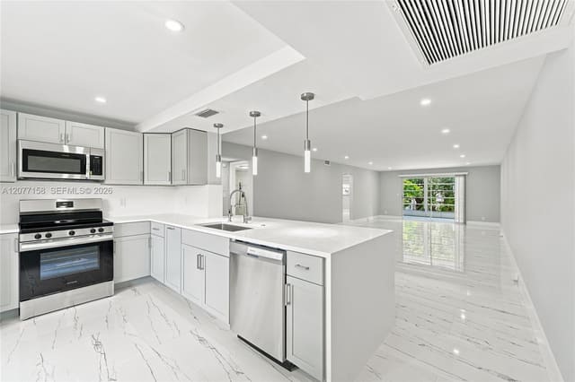3304 Aruba Way A2, Coconut Creek, FL 33066