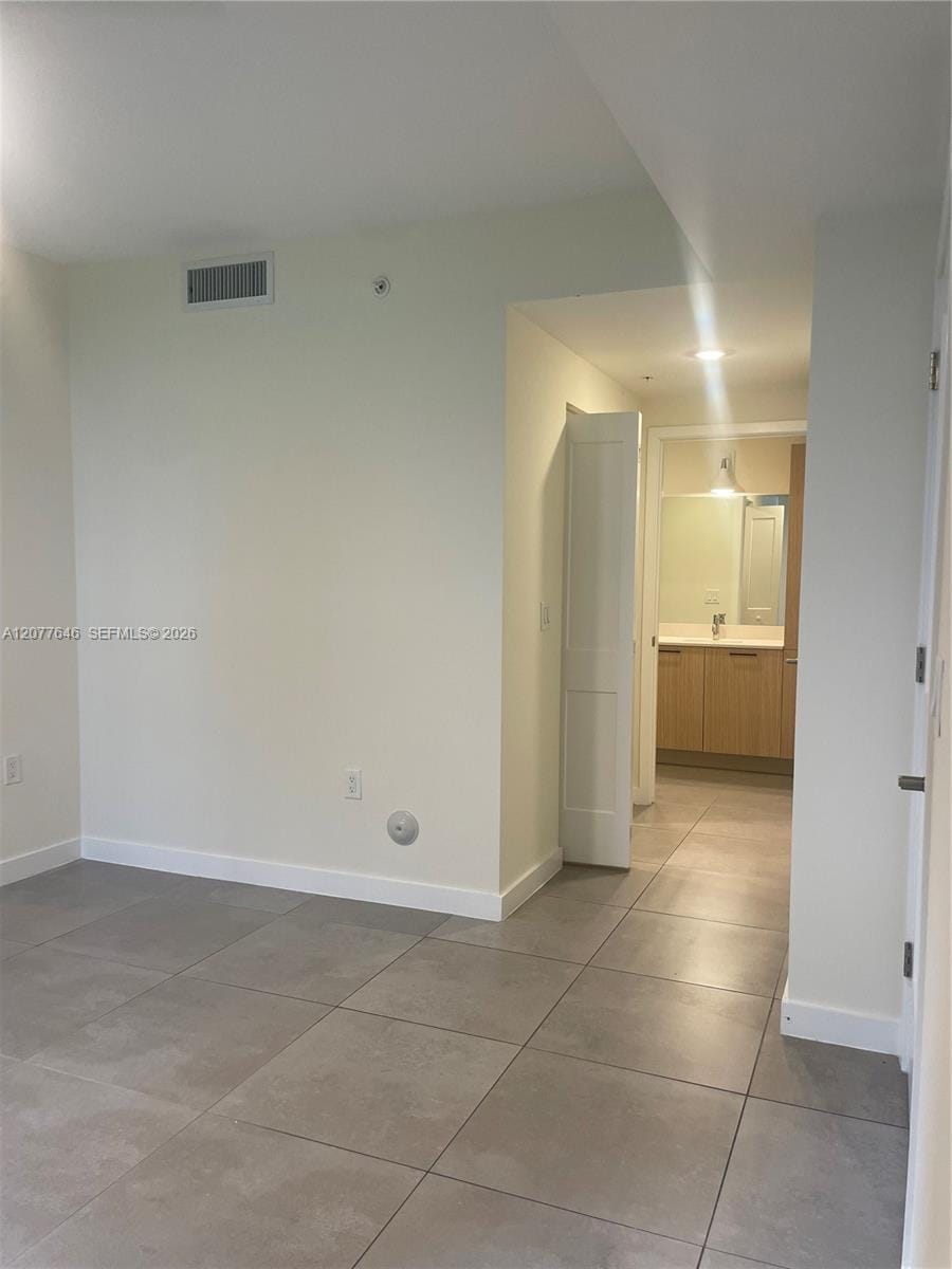 16395 Biscayne Boulevard 313, North Miami Beach, FL 33160 photo 2
