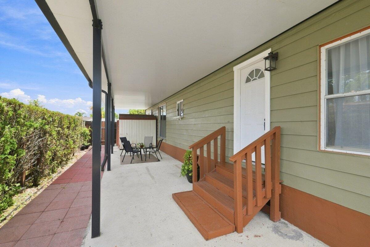 21671 S HERITAGE Circle, Pembroke Pines, FL 33029 photo 13