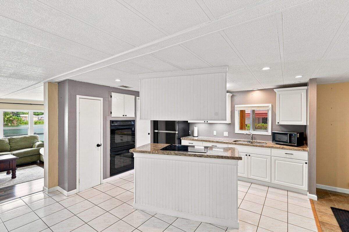 21671 S HERITAGE Circle, Pembroke Pines, FL 33029 photo 19