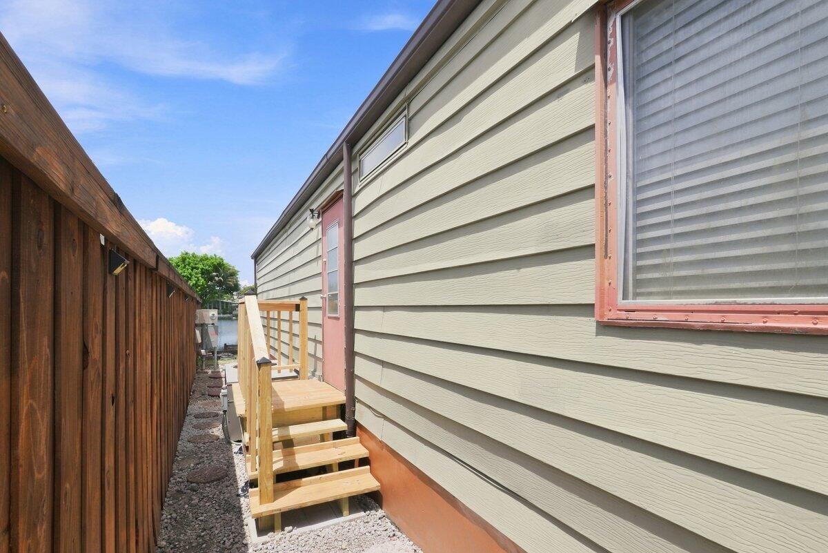 21671 S HERITAGE Circle, Pembroke Pines, FL 33029 photo 28