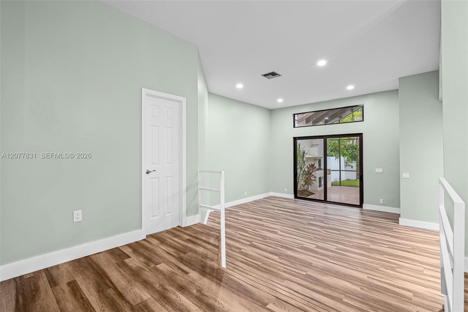 7481 Campo Florido — photo 11