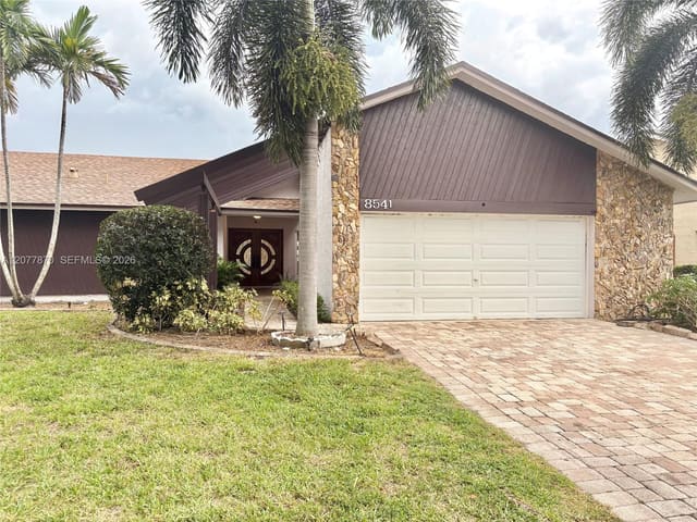8541 NW 54th Street, Lauderhill, FL 33351