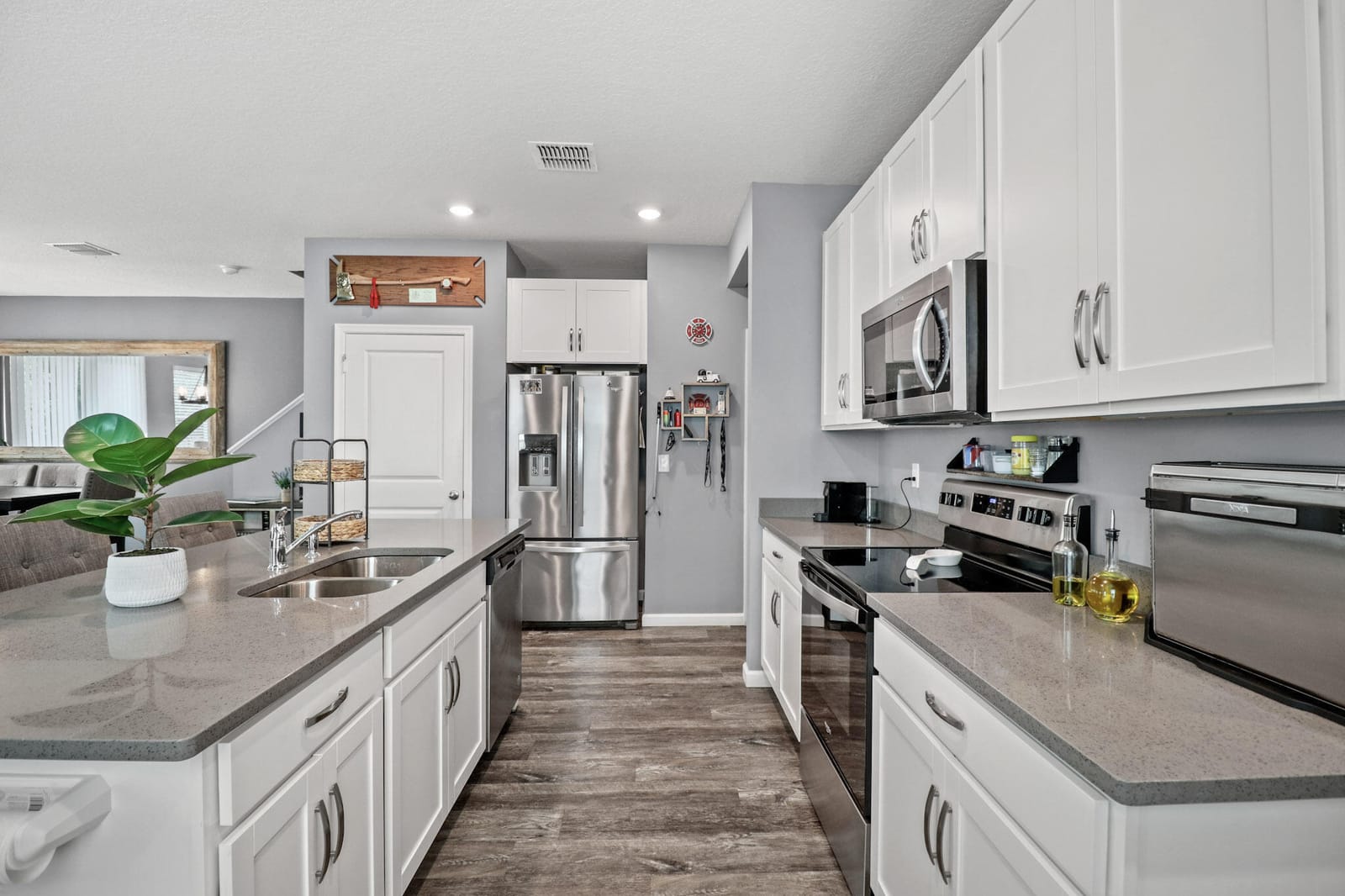 384 SE Sea Hunt Way — photo 4