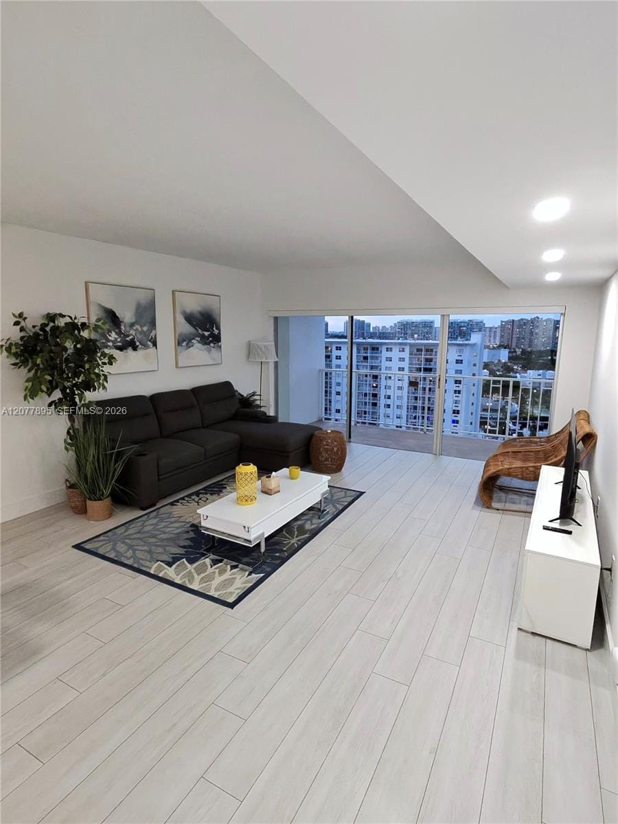 500 Bayview Drive 1723 — photo 2