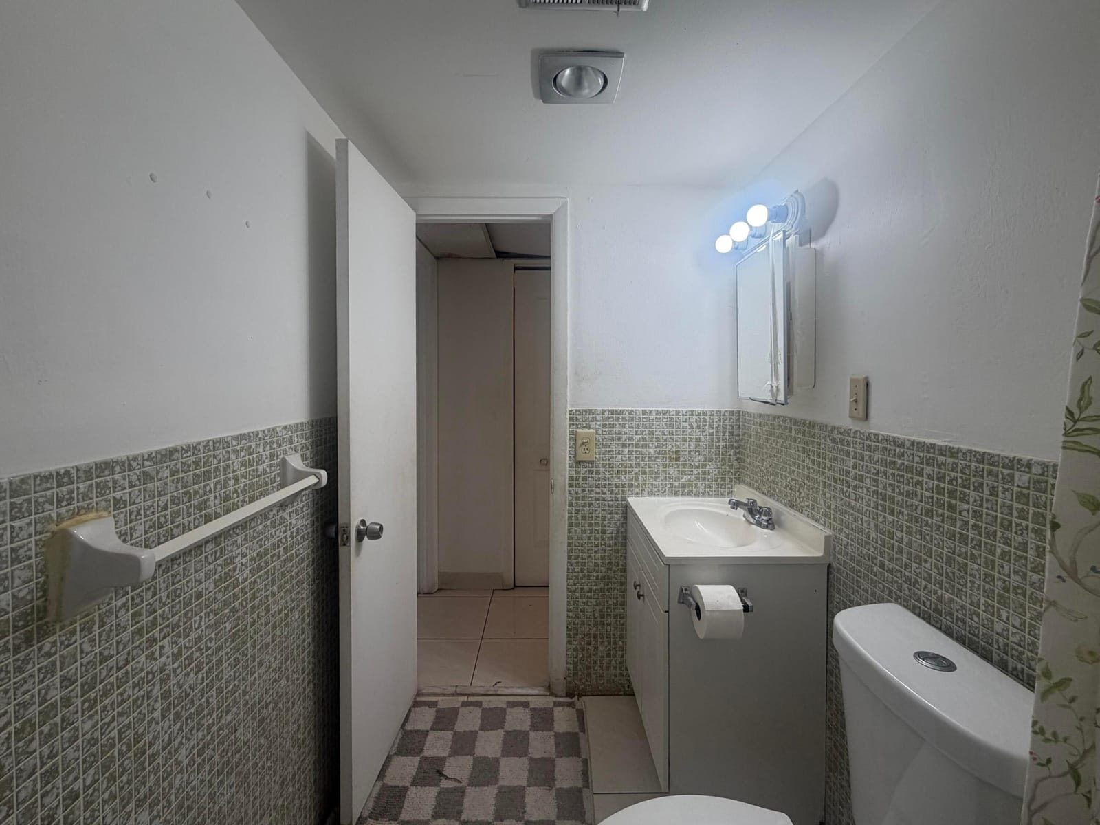 20210 NE 2ND Avenue V14, Miami Gardens, FL 33179 photo 11