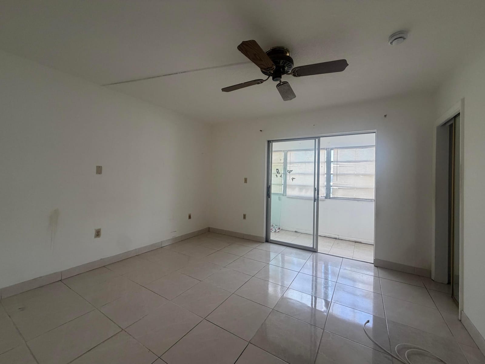20210 NE 2ND Avenue V14, Miami Gardens, FL 33179 photo 12