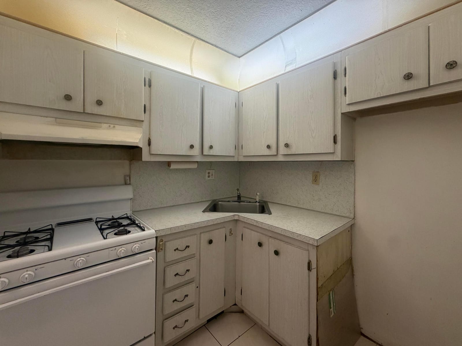 20210 NE 2ND Avenue V14, Miami Gardens, FL 33179 photo 7