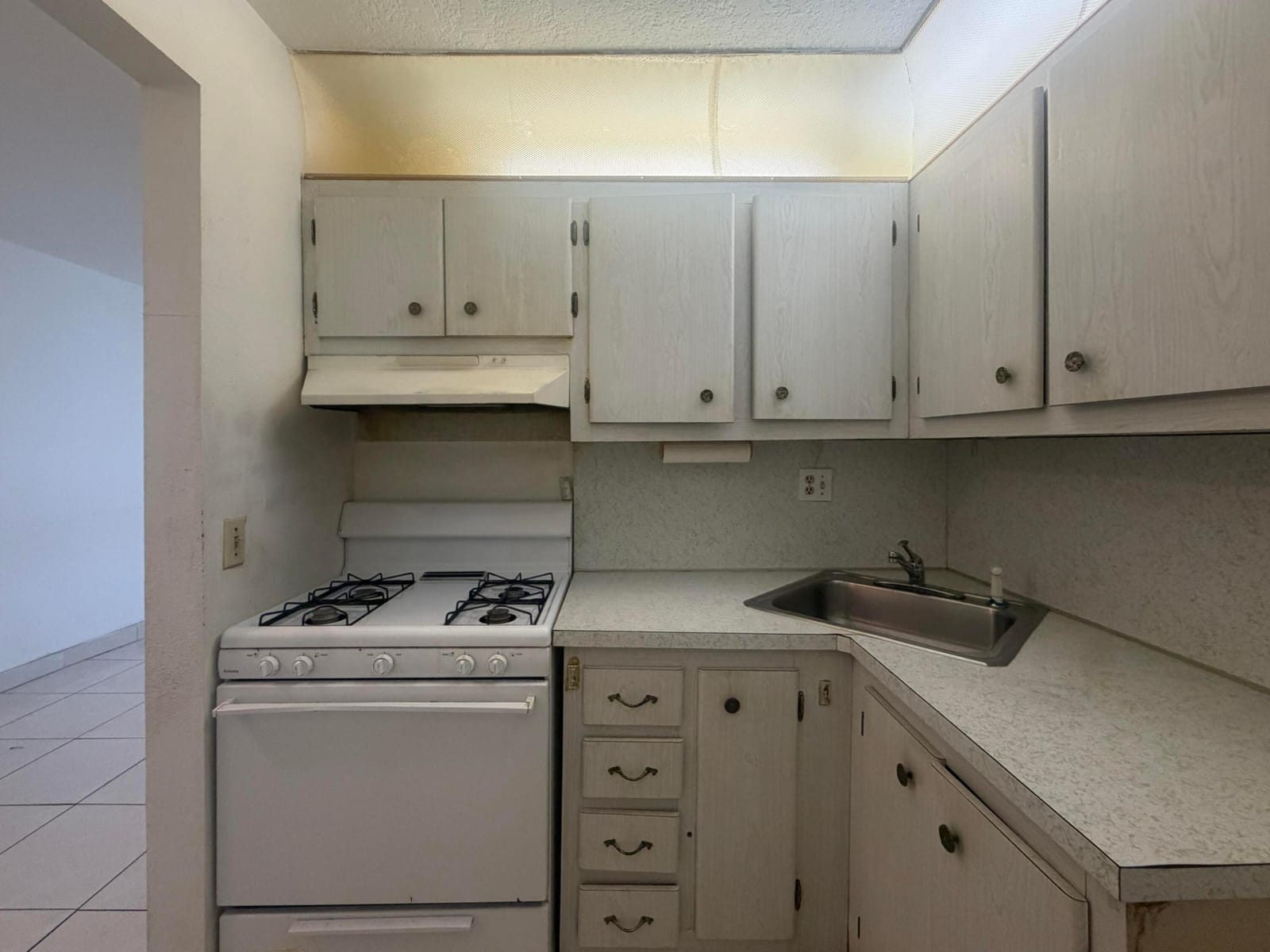 20210 NE 2ND Avenue V14, Miami Gardens, FL 33179 photo 8